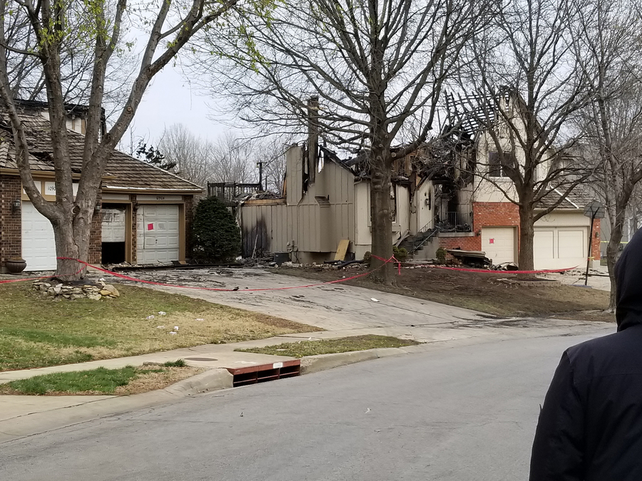 AFTERMATH Overland Park apartment complex fire spreads to nearby homes