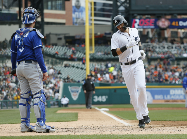 Tigers fall to Royals 8-5, settle for weekend split Tigers fall to Royals 8-5, settle for weekend split